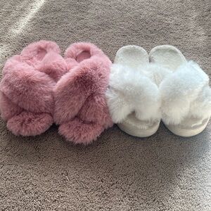 Like New Girls Slippers 2Y ✨